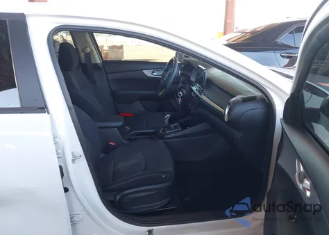 2024 Kia Forte Lx z USA, uszkodzony, nr VIN 3KPF24AD9RE810891